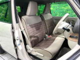 運転席シート廻りは使用感も少なく、良好な状態となっています。丁寧に使われていたことがよくわかりますね。