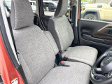 運転席シート廻りは使用感も少なく、良好な状態となっています。前オーナー様が丁寧に使っていたことがよくわかりますね。