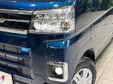【LEDヘッドライト】悪天候や夜間走行時も良好な視界を確保し安心して運転できる高輝度LEDヘッドライトを装備!点灯速度が早く、消費電力も抑えられています。