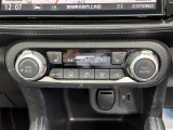 【シートヒーター】シートを温めてくれる暖房機器です!長時間座っていると負担が掛かりやすい背中や腰、または冬場などの寒い日に冷えやすい脚部に快適なぬくもりを伝えます。