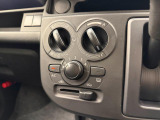 ご納車前にはプロの整備士が点検を行い、交換の必要がある部品は交換してからご納車いたします。また、その後の点検・整備・車検等も当社にお任せください。