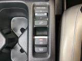 セレクターノブの下に、異なる加速感を楽しめるドライブモードスイッチがついています。一般道、スポーツ走行、エコ走行など、シーンに合わせて最適な加速感を楽しめるドライブモードスイッチです。