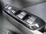 全席パワーウインドウ★運転席はワンタッチで開閉可能です♪