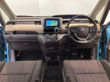 【前方視界】開放的な前方視界!運転がしやすく疲れにくいです♪窓が大きく、見通しがとっても良いおクルマですよ♪