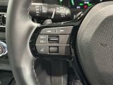 ステアリングにオーディオ操作スイッチが付いています。オーディオ画面に直接タッチしなくても操作が出来ますので、運転に集中できます。