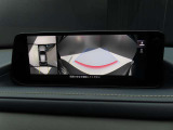 360&deg;モニターが標準装備されておりますので、細い道や狭い駐車場でもラクラク♪ 視認性もバッチリです。