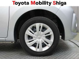 シンプルなデザインの純正ホイールキャップです。落ち着いたデザインですので車体と一体感があります。