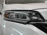 LEDヘッドライトは、点灯の瞬間から最大光量を発揮し、突然暗くなるトンネルなどでの安定感を高めます。