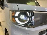 LEDヘッドライトで夜道も安心!