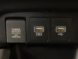 【USBポート】USBポートも装備されています、スマートフォンの充電やオーディオに連携も可能です、今や欠かせない装備の一つです!
