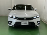 LEDヘッドライトを装備しています。LEDヘッドライトはとても明るく、雨の日や夜間走行も安全・安心です。オートライトコントロール付きで周囲の明るさに応じて自動で点灯・消灯します