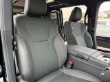 運転席:ブラックレザーシート・メモリー付きパワーシート・シートベンチレーション(Hot&Cool)