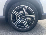 左後タイヤ。タイヤサイズは前後共に255/45R20。