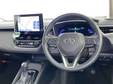 運転席まわりです。 各操作スイッチは使いやすい位置に配置されてます。