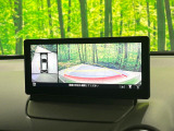 【360&deg;ビューモニター】専用のカメラにより、上から見下ろしたような視点で360度クルマの周囲を確認することができます☆死角部分も確認しやすく、狭い場所での切り返しや駐車もスムーズに行えます。