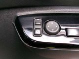 ドアミラーの鏡面の調節、格納は運転席からすべて操作できます!