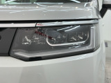 LEDヘッドライトは、点灯の瞬間から最大光量を発揮し、突然暗くなるトンネルなどでの安定感を高めます。