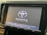 【純正9型ナビ】人気の純正ナビを装備しております。ナビの使いやすさはもちろん、オーディオ機能も充実!キャンプや旅行はもちろん、通勤や買い物など普段のドライブも楽しくなるはず♪