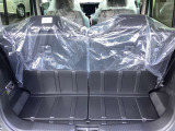 荷室スペースは樹脂のパネルで防汚加工がされています。水濡れや汚れを気にせずアクティブにお使いいただけます。