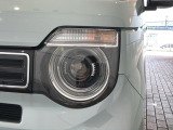 LEDヘッドライトは、点灯の瞬間から最大光量を発揮し、突然暗くなるトンネルなどでの安定感を高めます。