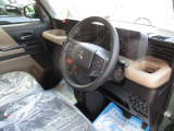 安心の保証内容。未使用車は「3年または6万km」まで、中古車は「1ヶ月または1千km」まで無償保証。延長保証もございますので、詳しくはスタッフまで。
