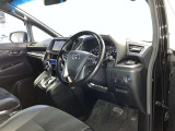 前方の見通しが良いすっきりした視界、誰でも扱いやすく運転できます。疲れにくく安心ドライブを更に快適なものにします!