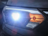 ナイトドライブの味方として人気のLEDヘッドライト! 夜間の視界を確保して安全な走行をサポ-トしてくれます。