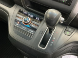 発進時から滑らかに加速する無段階変速のCVTはストップ&ゴーの多い街の中も快適です