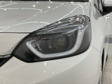 LEDヘッドライトは、点灯の瞬間から最大光量を発揮し、突然暗くなるトンネルなどでの安定感を高めます。