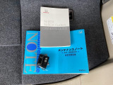 メンテナンスノート【整備記録簿】、取説も揃っています。スマートキーはバッグなどにしまったままボタン操作でエンジンの始動・停止ができて大変便利です。