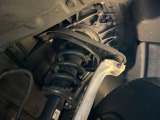 お車を安心してお乗りいただく為には、足回りの定期点検が欠かせません。サービスサポート(有償保証)では無料点検もご提供しており、安心のカーライフをお過ごしいただけるサポート体制が整っています。