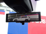 後方をカメラで映し出すスマートルームミラー♪