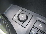 駐車時や狭い道でのすれ違い時に気を使うミラー。電動格納式ドアミラーはそんな時に便利です。