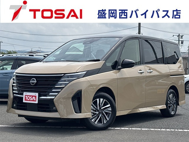 セレナ 1.4 e-4ORCE ハイウェイスターV 4WD 