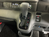 発進時から滑らかに加速する無段階変速のCVTはストップ&ゴーの多い街の中も快適です