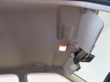 サンバイザーには駐車券等を挟んで簡易的保管することが可能です◎