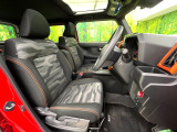 運転席シート廻りは使用感も少なく、良好な状態となっています。丁寧に使われていたことがよくわかりますね。