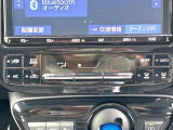 【オートエアコン】一度お好みの温度に設定すれば、車内の温度を検知し風量や温度を自動で調整。暑い&hellip;寒い&hellip;と何度もスイッチ操作をする必要はありません。快適な車内空間には必須の機能ですね♪