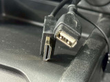 ナビには外部からのUSB端子が装備されてます。