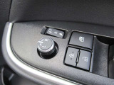 駐車時や狭い道でのすれ違い時に気を使うミラー。電動格納式ドアミラーはそんな時に便利です。
