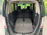 普段のお買い物や通勤、送迎等に十分な荷室スペースを確保しております。セカンドシートを倒すと、大きな荷物の積載も可能です♪