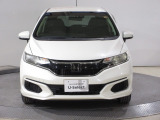 Hondaのデザインアイデンティティーの「ソリッド・ウイング・フェイス」を具現化しました。Hondaの象徴「H」マークを中心にフロントグリルからヘッドライトまでを1つのつながりとしてデザインしました。