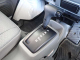 ☆ドライブモードは通常「D」消費電力を抑える「ECO」回生ブレーキを強めて坂道や減速時に電気を効率よく回収する「B」の3つのモードを搭載☆