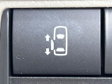 【パワースライドドア】スマートキーや運転席のスイッチでスライドドアの開閉が可能♪電動だから力を入れてドアを開ける必要が無く、小さいお子様でも、重い荷物を持っている時もラクに開け閉めできます♪