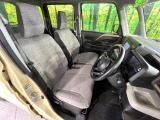 運転席シート廻りは使用感も少なく、良好な状態となっています。丁寧に使われていたことがよくわかりますね。