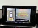 【パノラマモニター】車両周囲を上から見下ろしたような映像を表示。正確なモニタリングが可能になり、駐車時・幅寄せをアシストします!