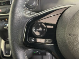 ステアリングにオーディオ操作スイッチが付いています。オーディオ画面に直接タッチしなくても操作が出来ますので、運転に集中できます。