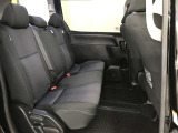 ゆとりある広々とした車内空間は、ドライブを始め買い物やレジャーなど、幅広く活躍します。一人でもみんなとでもお出かけを楽しみましょう!