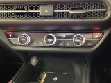 運転席と助手席にシートヒーターが付いています☆寒い時期に腰周りを温めてくれるので体全体が温まりやすいのは勿論、暖房と違い顔に風が当たらないので、乾燥肌やドライアイの方でも大丈夫☆