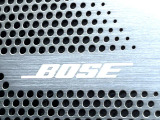 【BOSEサウンドシステム】高品位サウンドシステムを搭載。専用のチューニングが施された大小様々なスピーカーから良質なサウンドが奏でられ、臨場感あふれる音響空間を演出します。